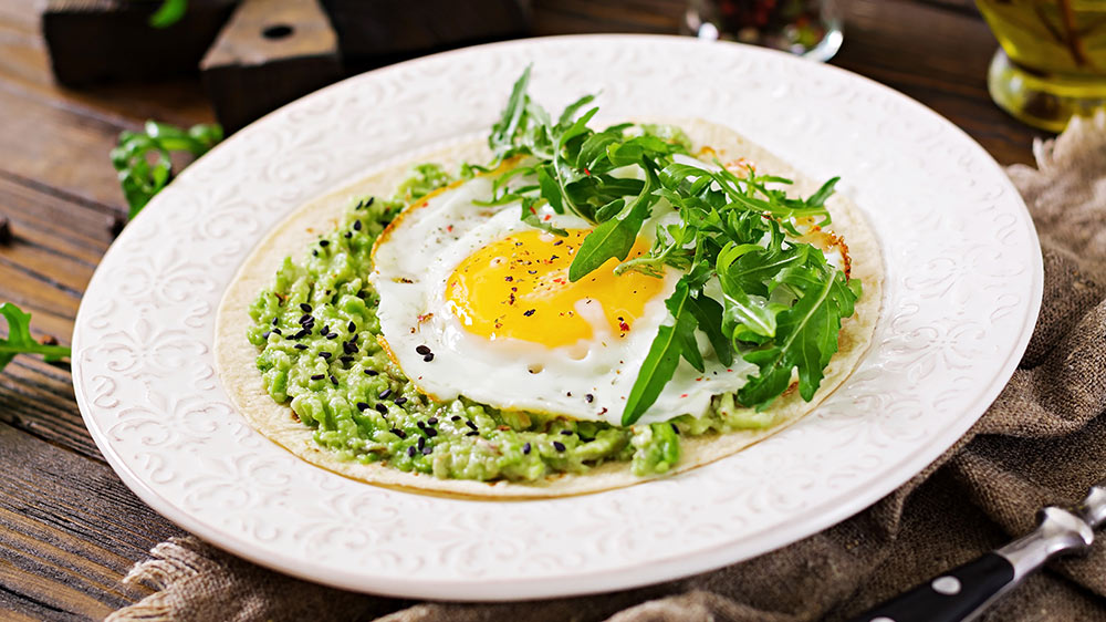 fried eggs and vegetable are the ideal food for someone who has undergone orthodontic treatment