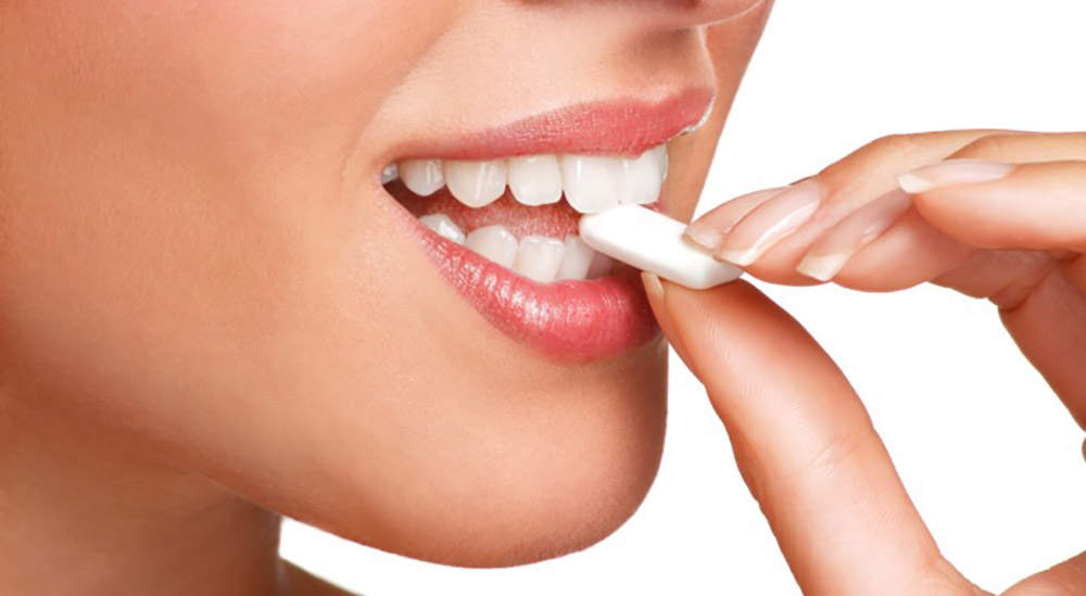 مصرف آدامس برای سلامت دندانها