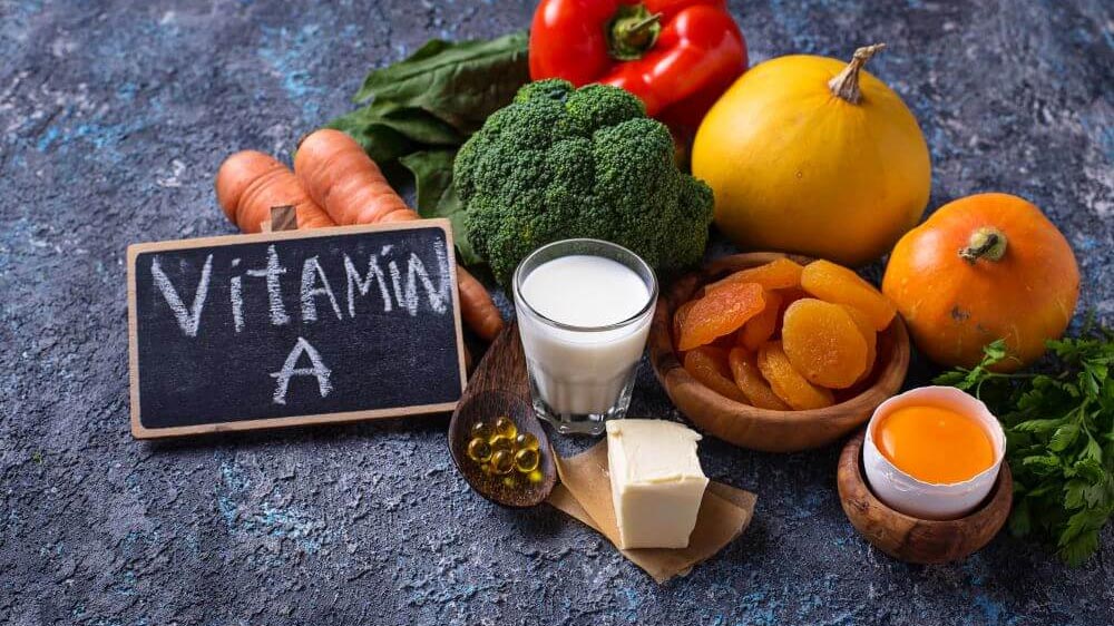 منابع ویتامین آ مانند هویج، شیر، میوه، کدو، پنیر و سبزیجات