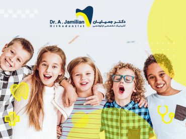 glückliche und lächelnde Kinder